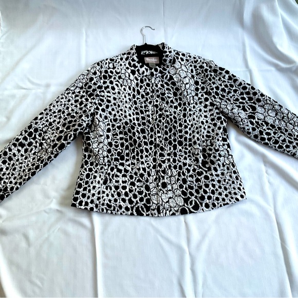 Vest with a zipper, grey/white and black, crumple aspect, with two sides pockets - Picture 5 of 7